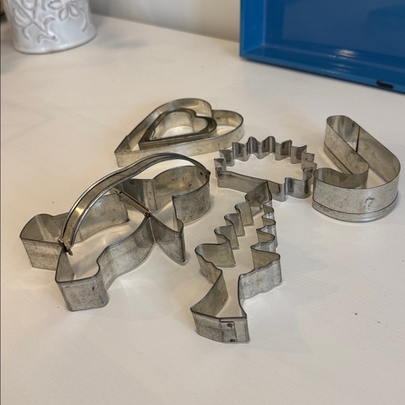 Vintage America Silver Cookie Cutter Set (7) - Picture 5 of 5